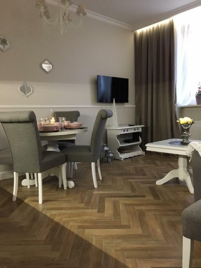 Family & Business Sauna Apartments Sienkiewicza No1 Centrum Plac Lliteratow- Piekny Apartament - 1 Bedroom With Private Sauna, Bath With Hydromassage, Parking Κίελτσε Εξωτερικό φωτογραφία