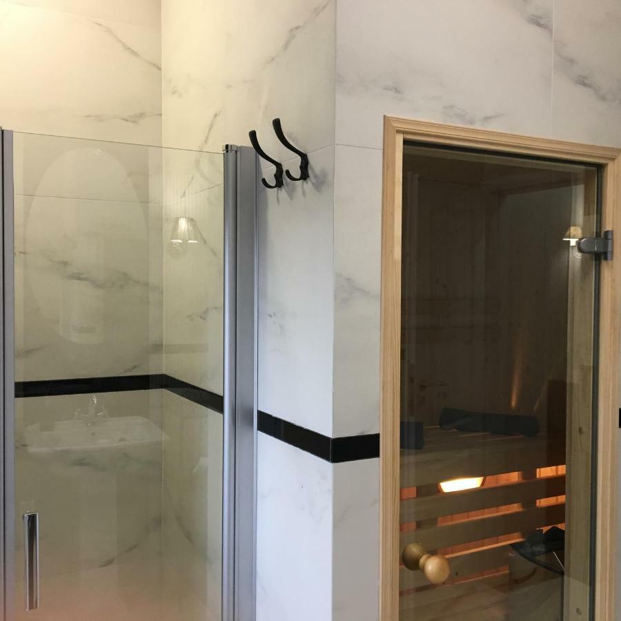 Family & Business Sauna Apartments Sienkiewicza No1 Centrum Plac Lliteratow- Piekny Apartament - 1 Bedroom With Private Sauna, Bath With Hydromassage, Parking Κίελτσε Εξωτερικό φωτογραφία